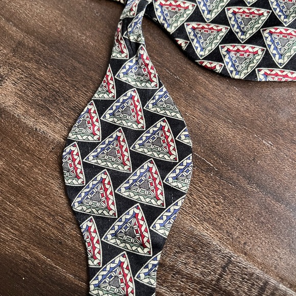 Carrot And Gibbs Silk Bow Tie, Button Adjustable, USA Made, Black Print - Picture 2 of 4